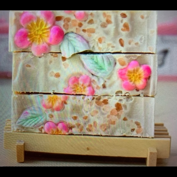 Brand New!!  Natural & Organic Candle & Soaps Gift Set - Picture 7 of 7